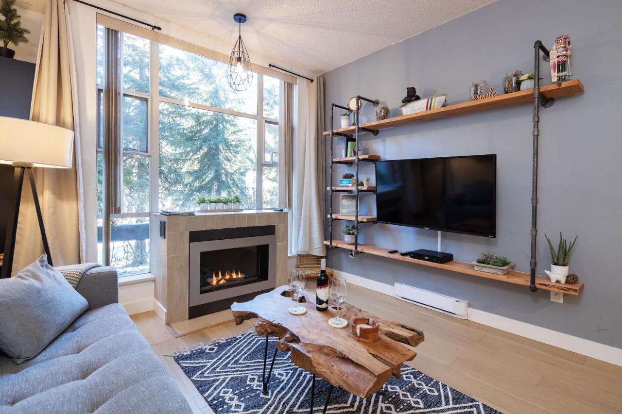 Bright Suite At Ski In/Out Glacier Lodge! Whistler Kültér fotó